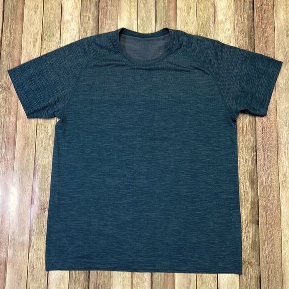 lululemon athletica Shirts Lululemon Mens Xl Green Gray Short